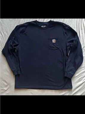 Carhartt Navy Long Sleeve Pocket Tee Size XL
In great condition!